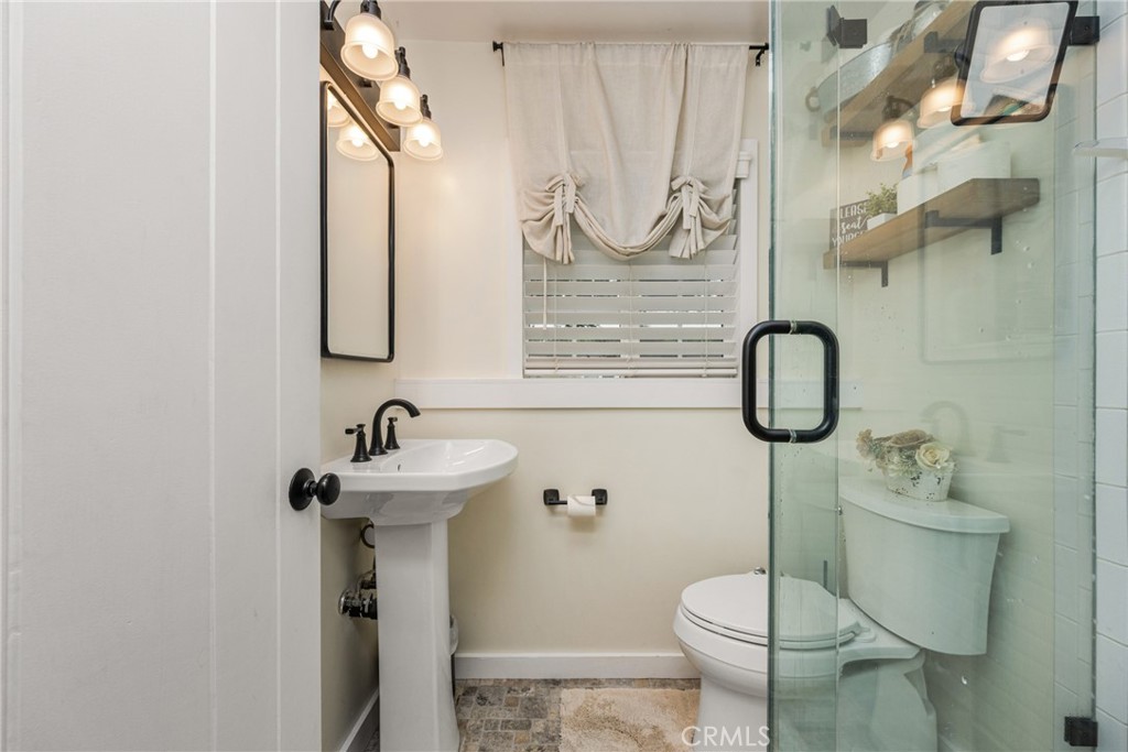 1706 Berkeley Property Photo 32