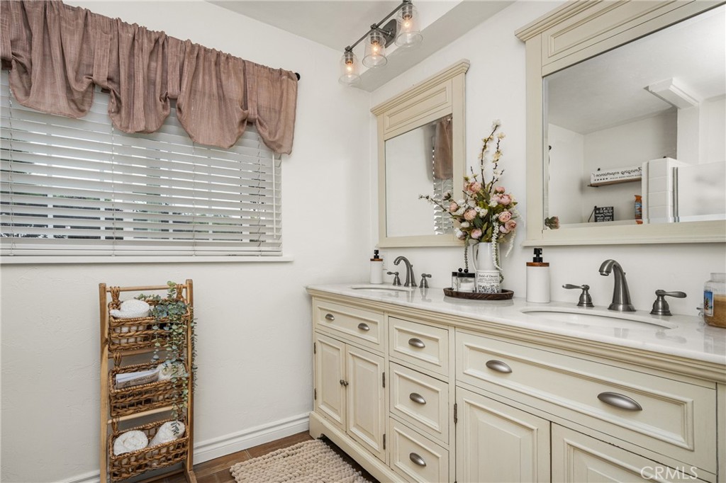 1706 Berkeley Property Photo 38
