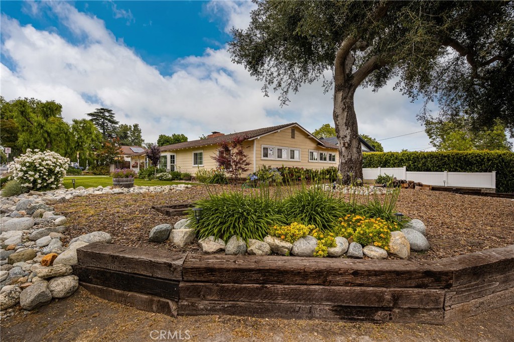 1706 Berkeley Property Photo 58