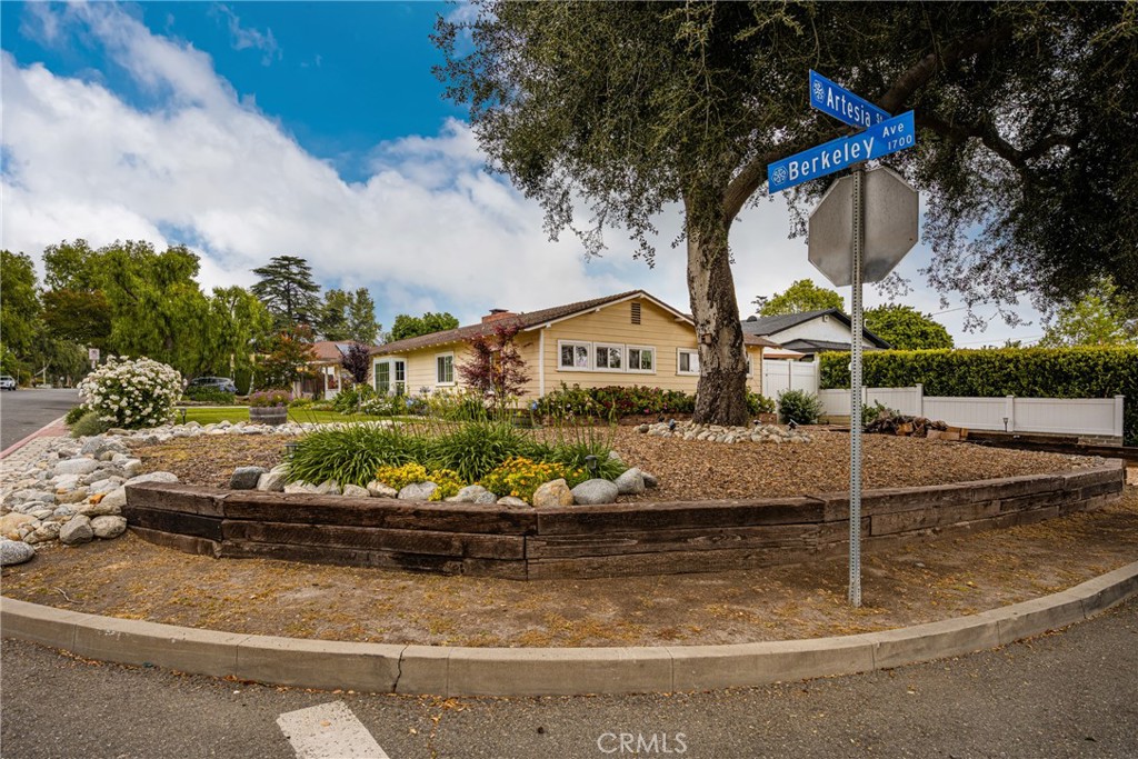 1706 Berkeley Property Photo 59