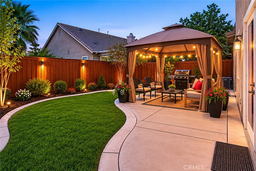 25050 Cliffrose Property Photo 11
