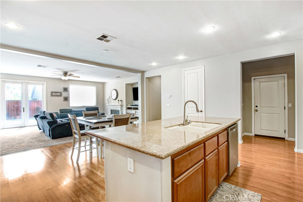 25050 Cliffrose Property Photo 18