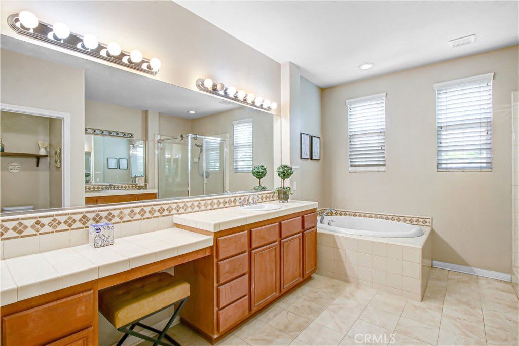 25050 Cliffrose Property Photo 28