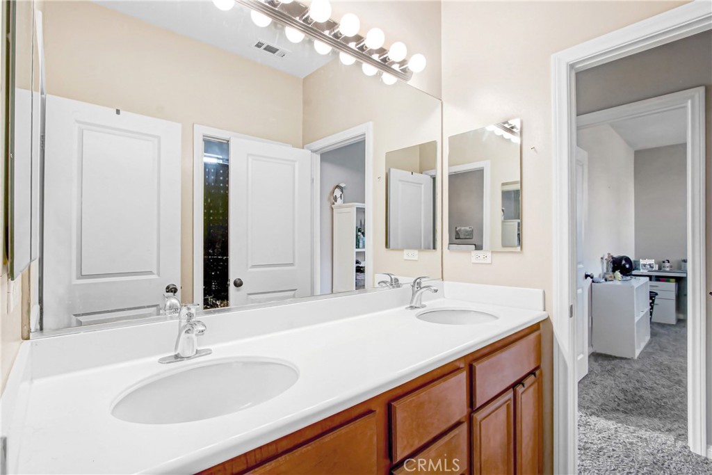 25050 Cliffrose Property Photo 32