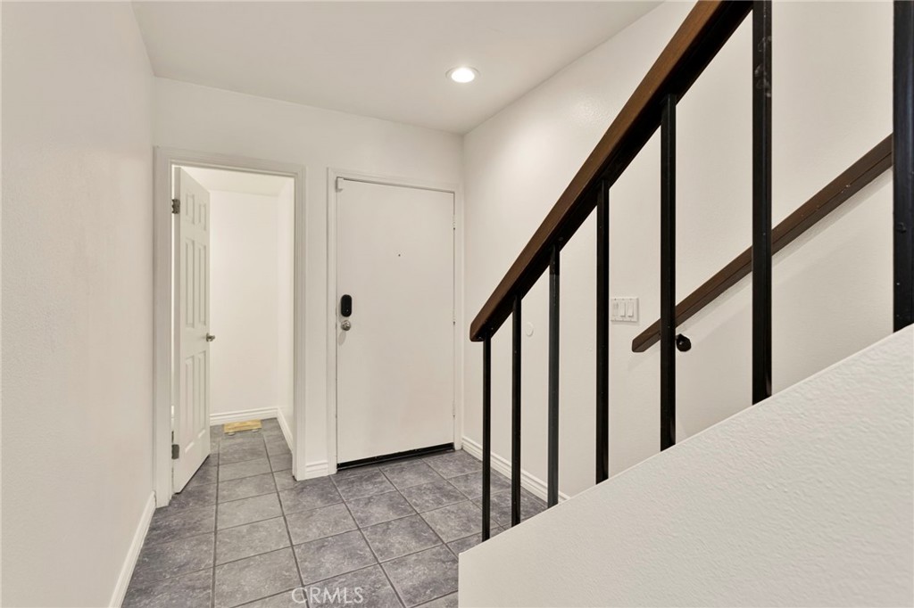 9906 Owensmouth 14 Property Photo 2