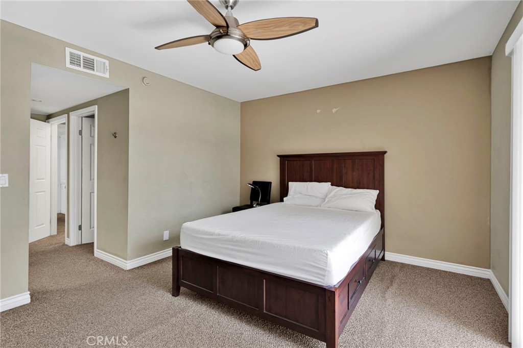 9906 Owensmouth 14 Property Photo 27