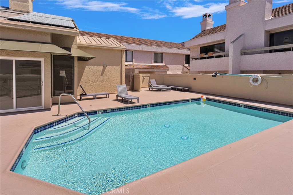 9906 Owensmouth 14 Property Photo 40