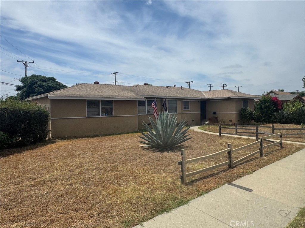 101 W Los Angeles Property Photo 2