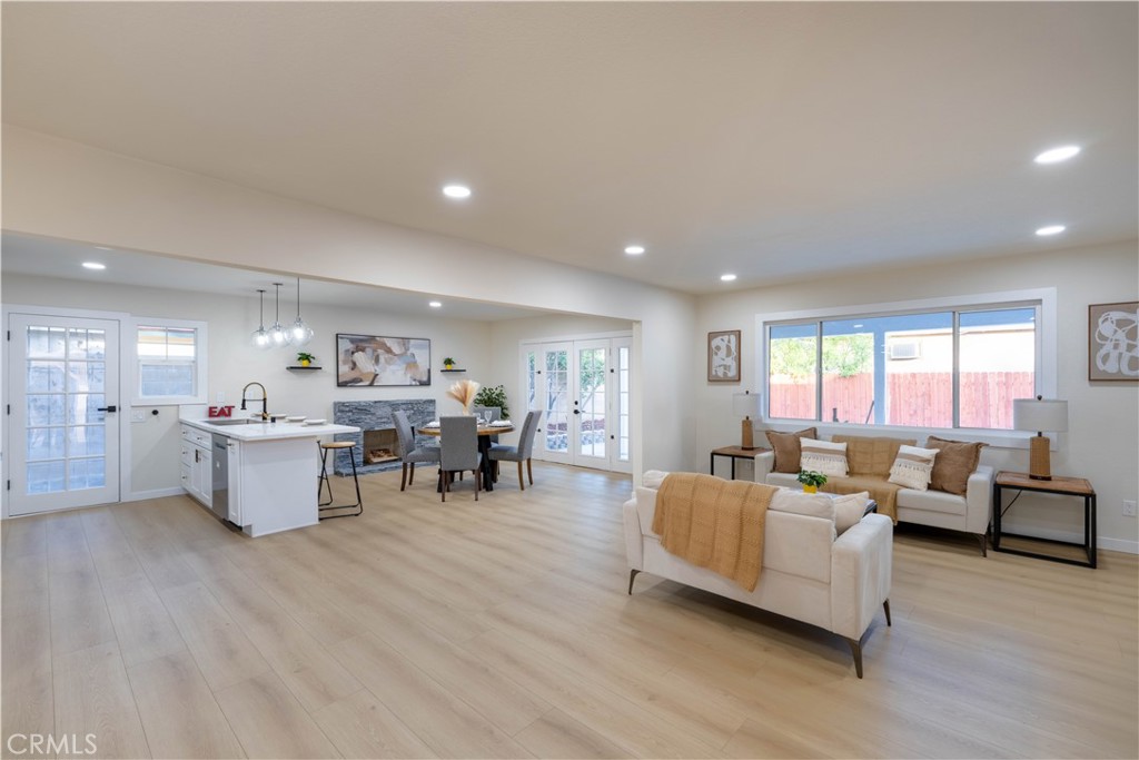 8584 Camelia Property Photo 5