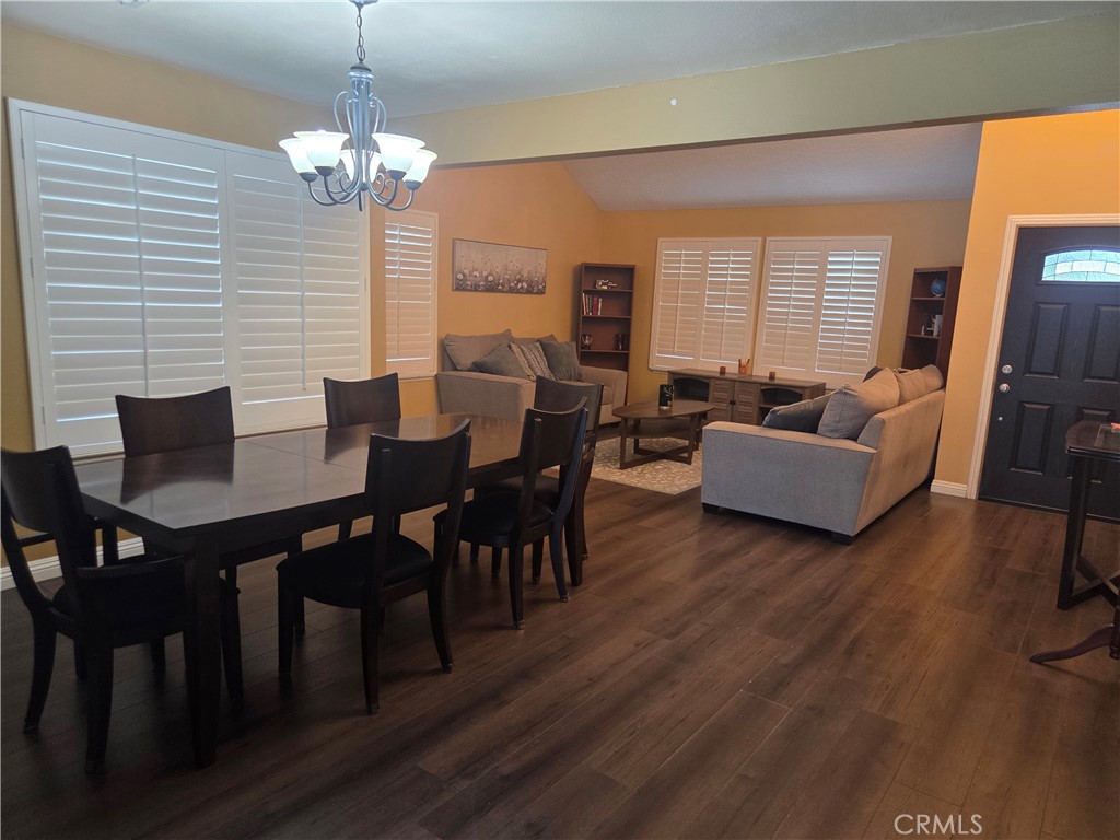 2632 S Augusta Avenue Property Photo 5