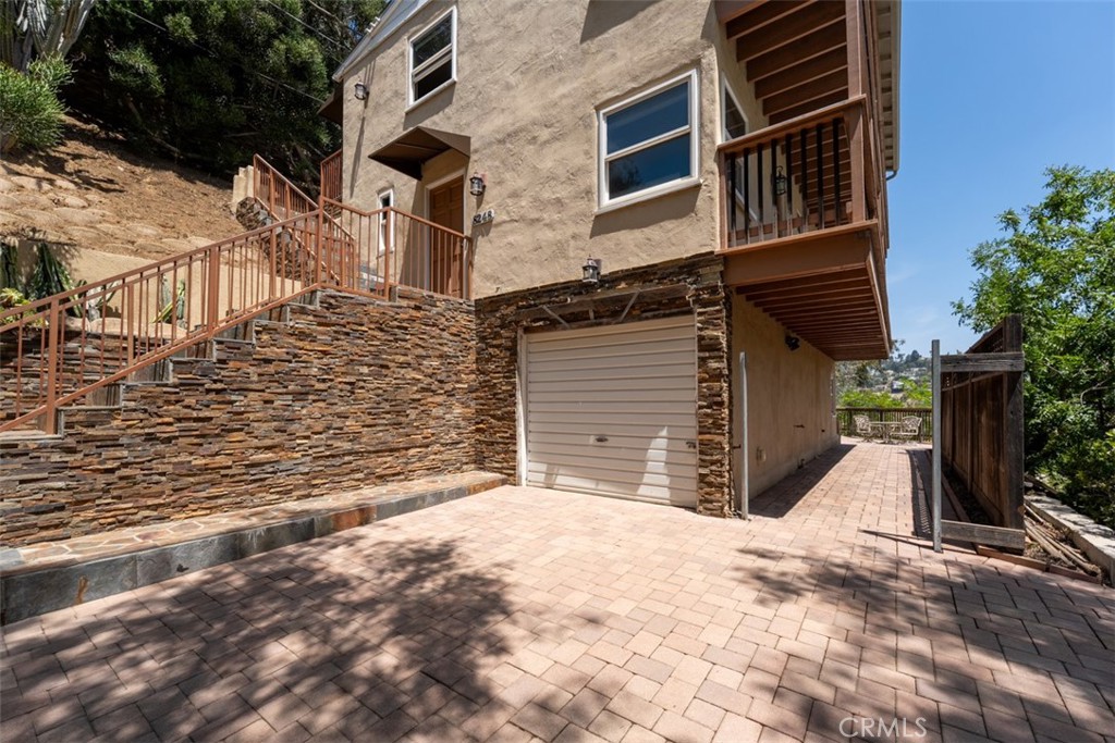 8248 Mannix Property Photo 4