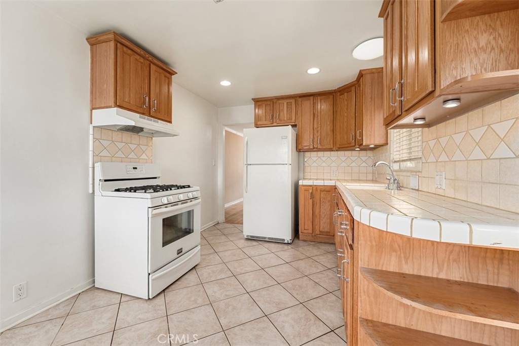 8248 Mannix Property Photo 32