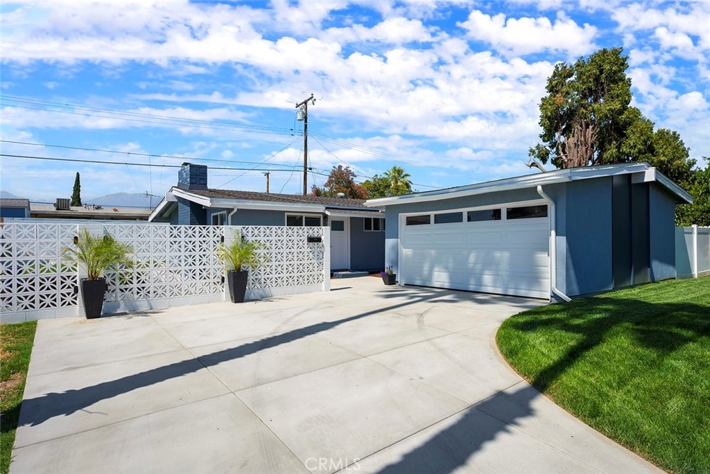 5446 Granada Street Property Photo 1