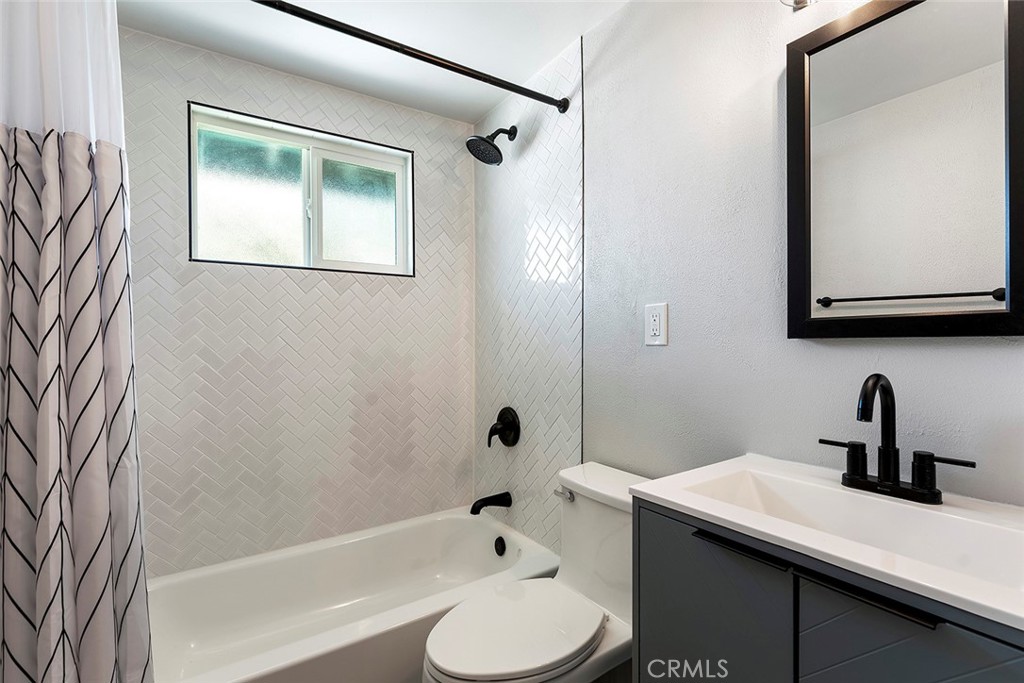 5446 Granada Street Property Photo 27