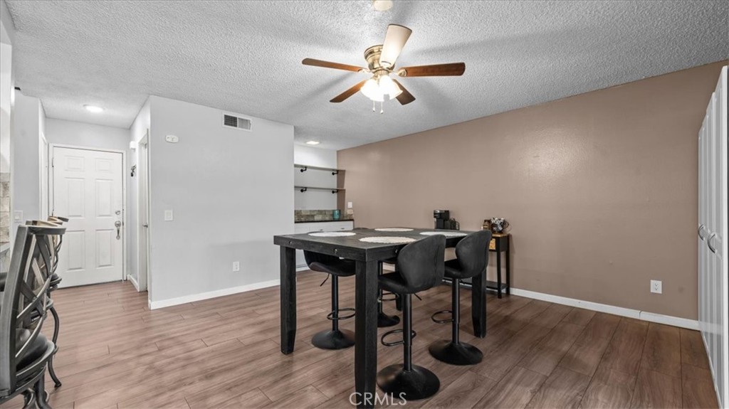 1445 E Bermuda Dunes Property Photo 11