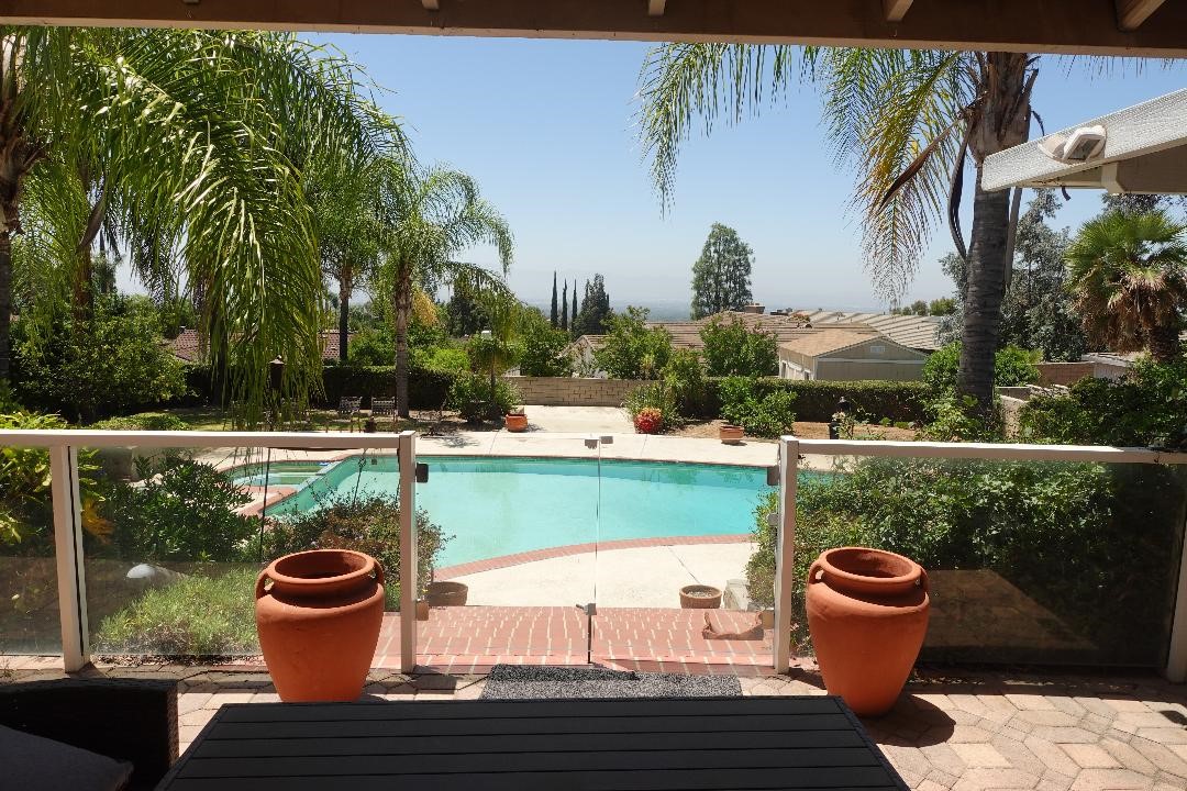2534 E Vista Property Photo 1