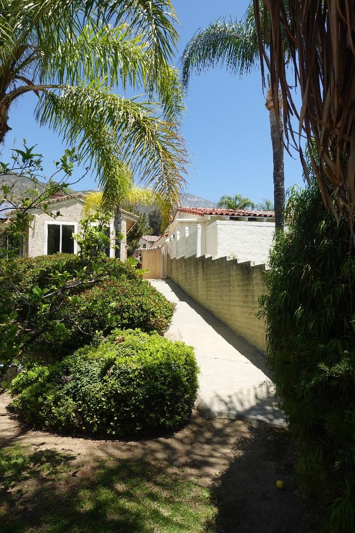 2534 E Vista Property Photo 4