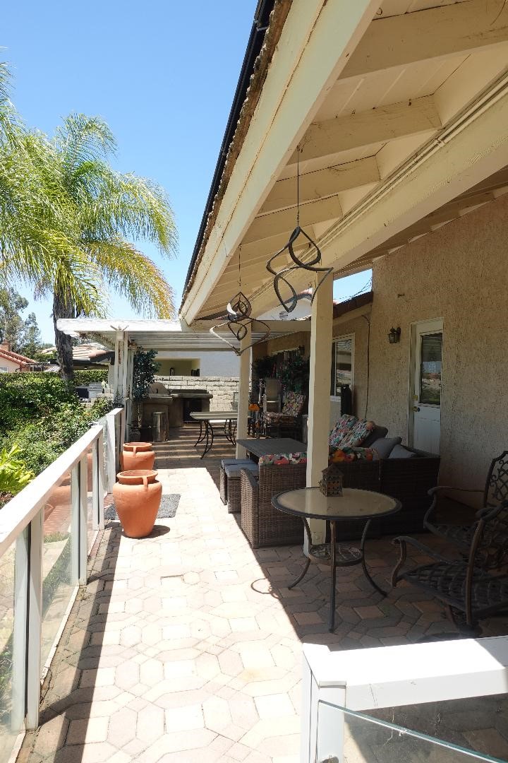 2534 E Vista Property Photo 8