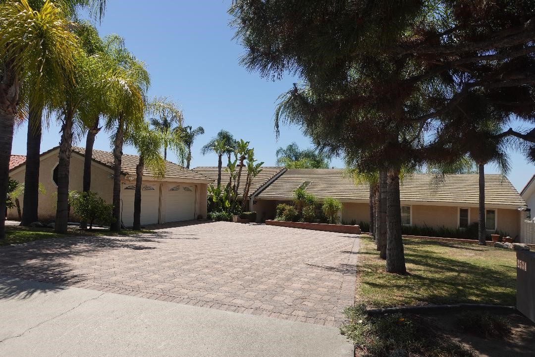 2534 E Vista Property Photo 9