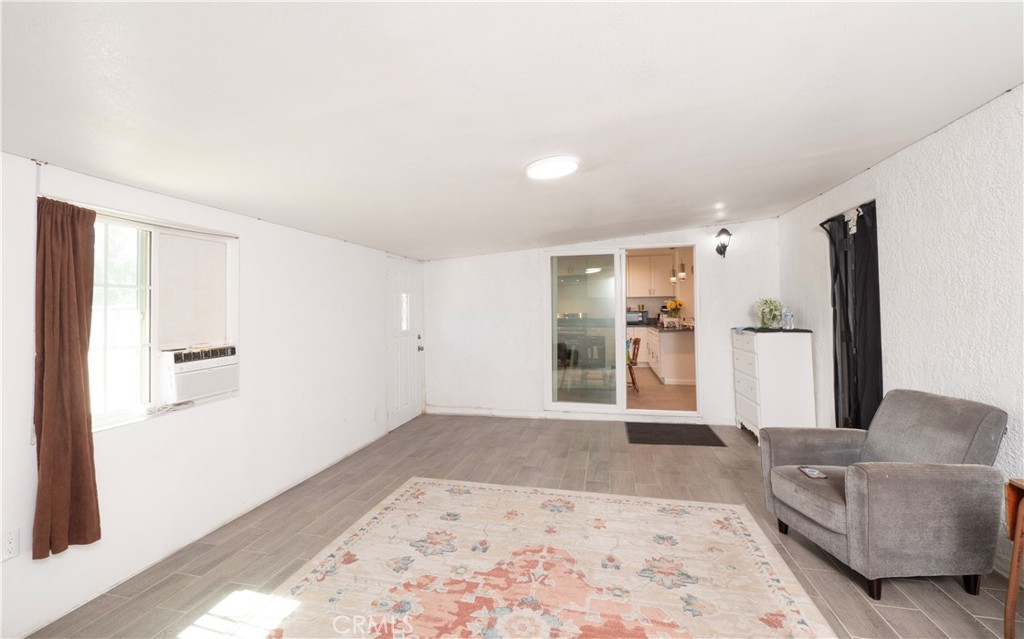 10707 Redwood Property Photo 10