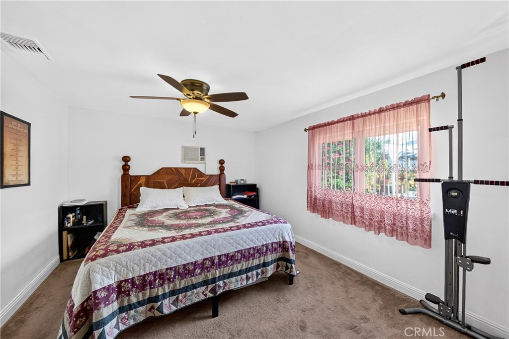 962 W 41st Property Photo 15