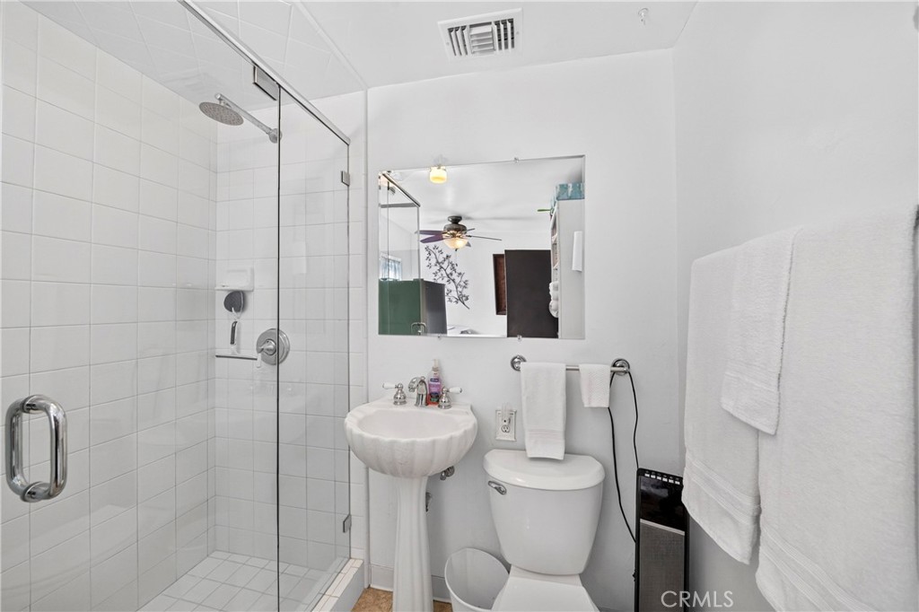 962 W 41st Property Photo 17