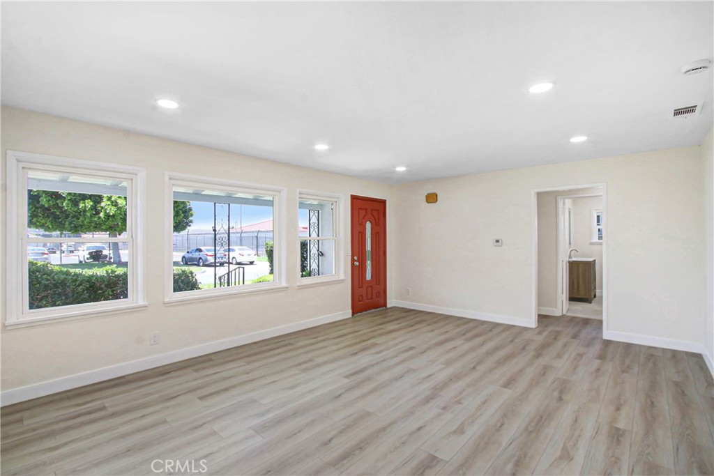 3879 Dykes Property Photo 4
