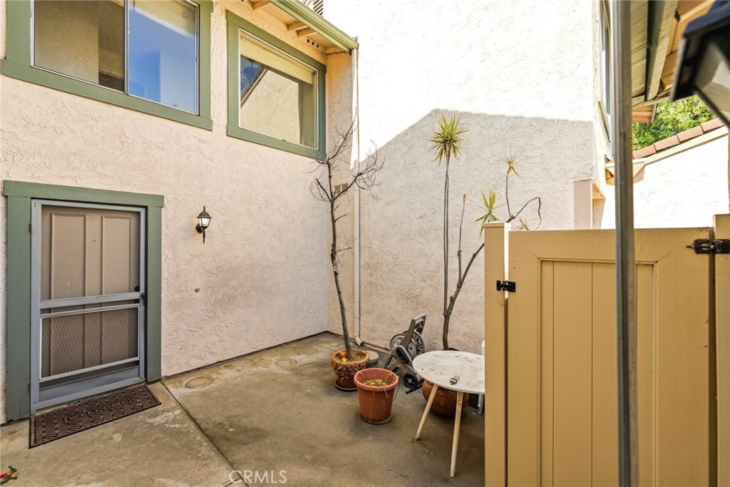 836 E Ponderosa Property Photo 4
