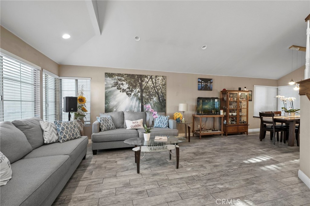 10897 Ring Property Photo 5