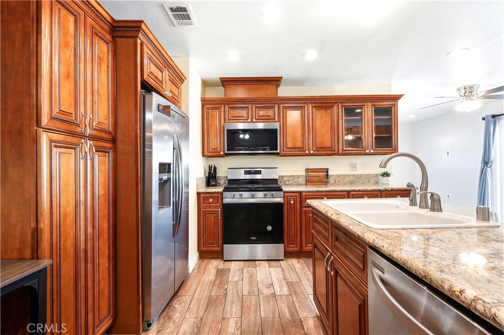 2972 Westchester Drive Property Photo 4