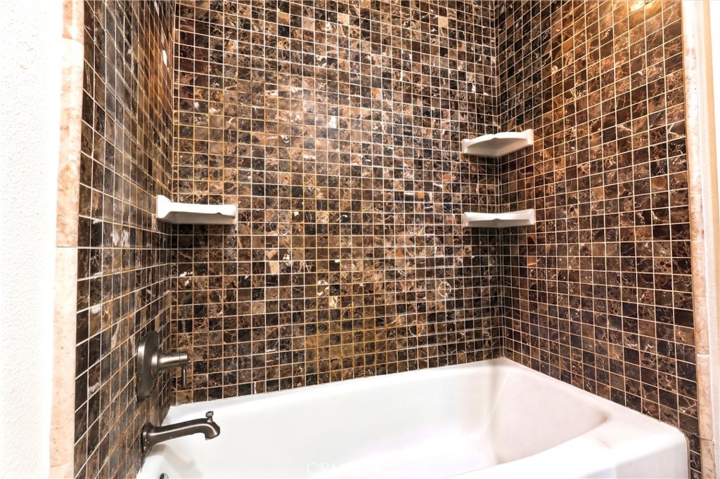 2972 Westchester Drive Property Photo 19
