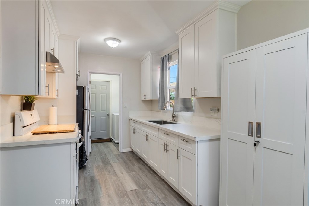 1574 W 20th Street Property Photo 6