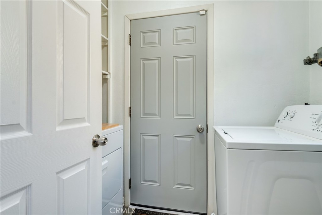 1574 W 20th Street Property Photo 9