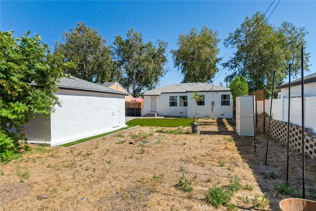 1574 W 20th Street Property Photo 19