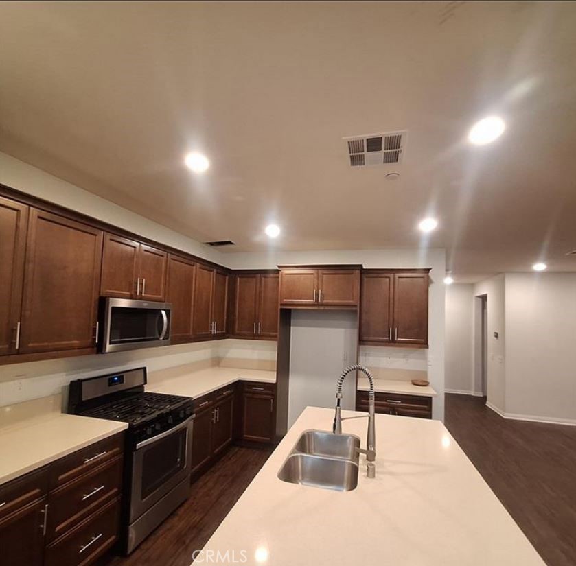 825 Parisa Place Property Photo 4