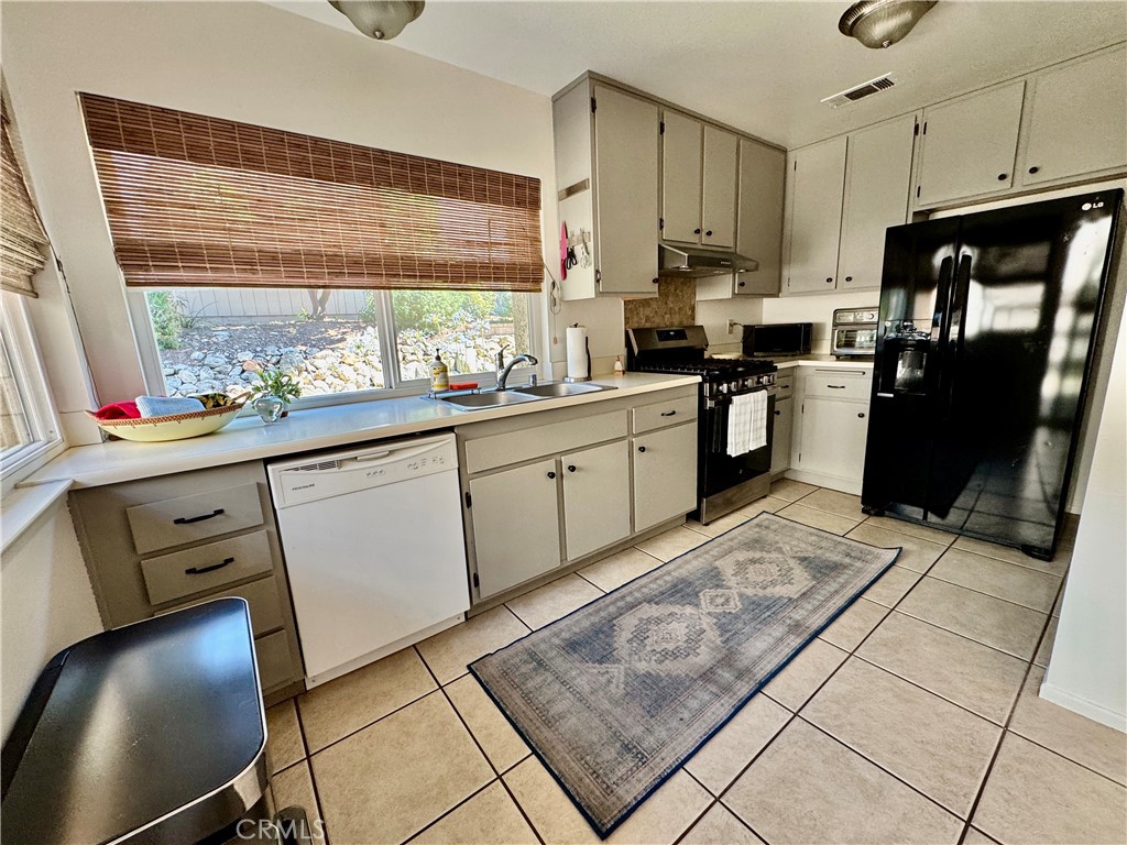 1630 Carmel Circle E Property Photo 8