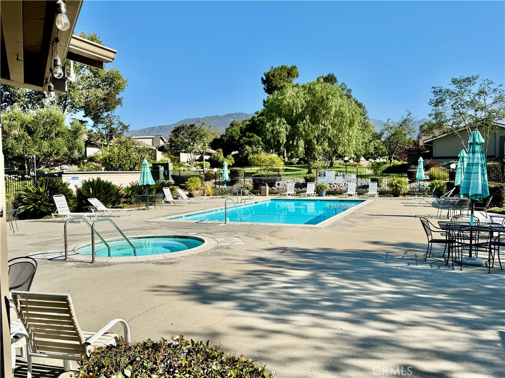 1630 Carmel Circle E Property Photo 25