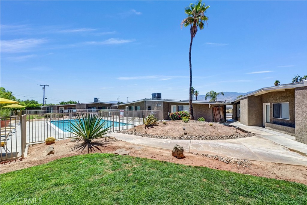 2200 E Sahara Road Property Photo 8