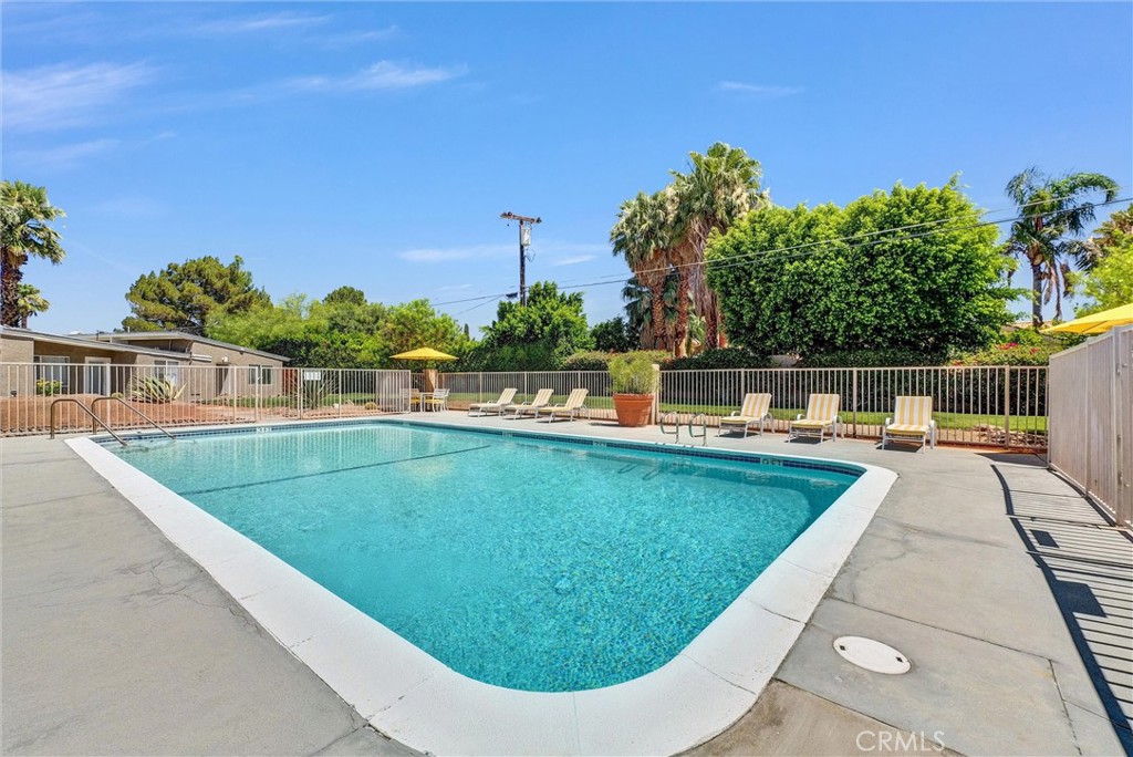 2200 E Sahara Road Property Photo 11