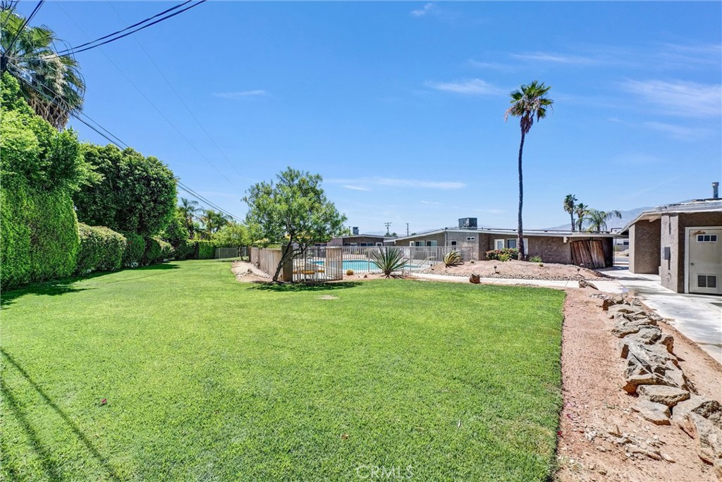 2200 E Sahara Road Property Photo 13
