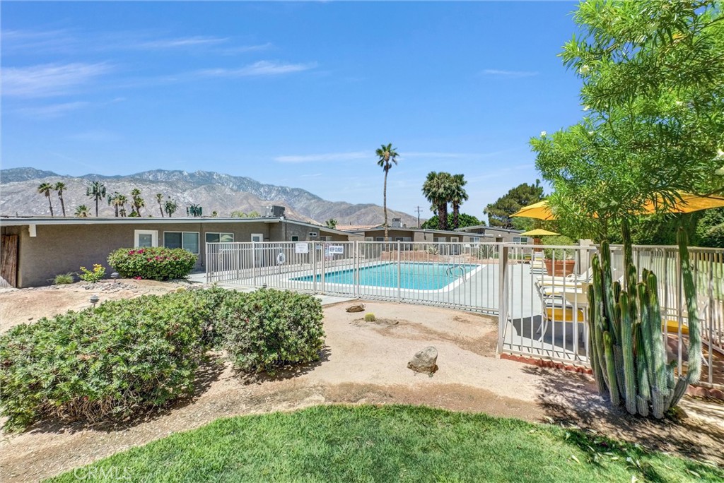 2200 E Sahara Road Property Photo 16