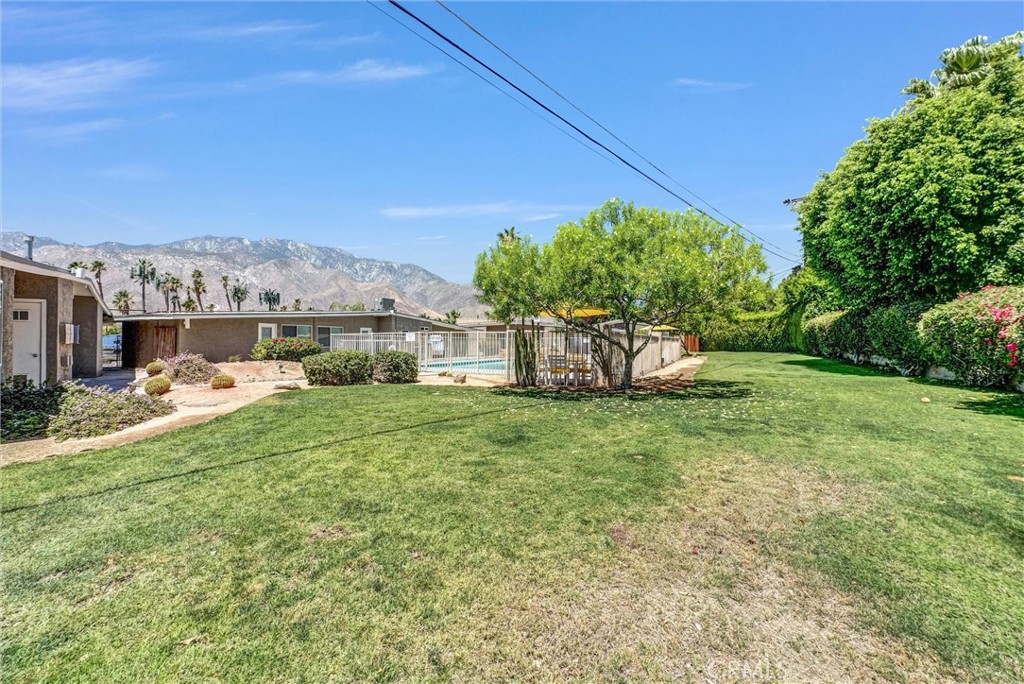 2200 E Sahara Road Property Photo 17
