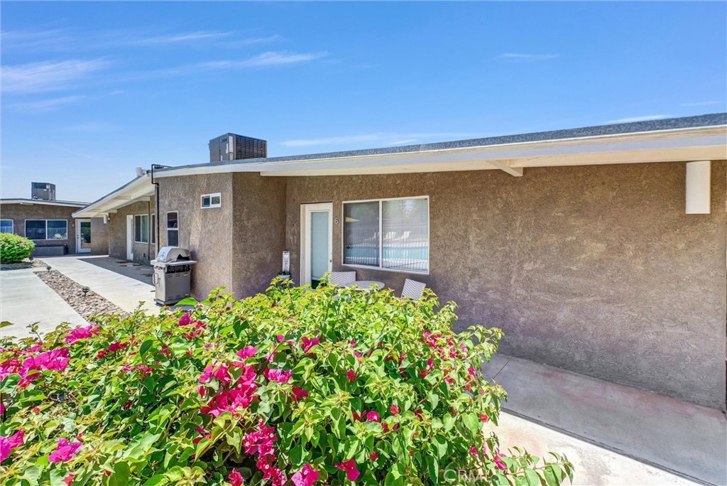 2200 E Sahara Road Property Photo 26