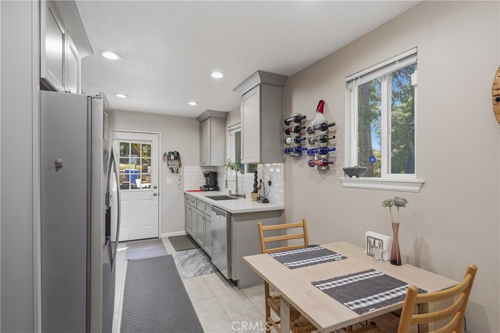 721 Ivy Property Photo 5