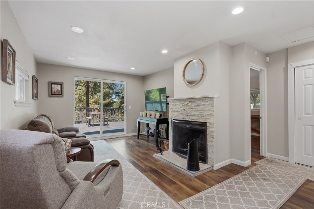 721 Ivy Property Photo 8
