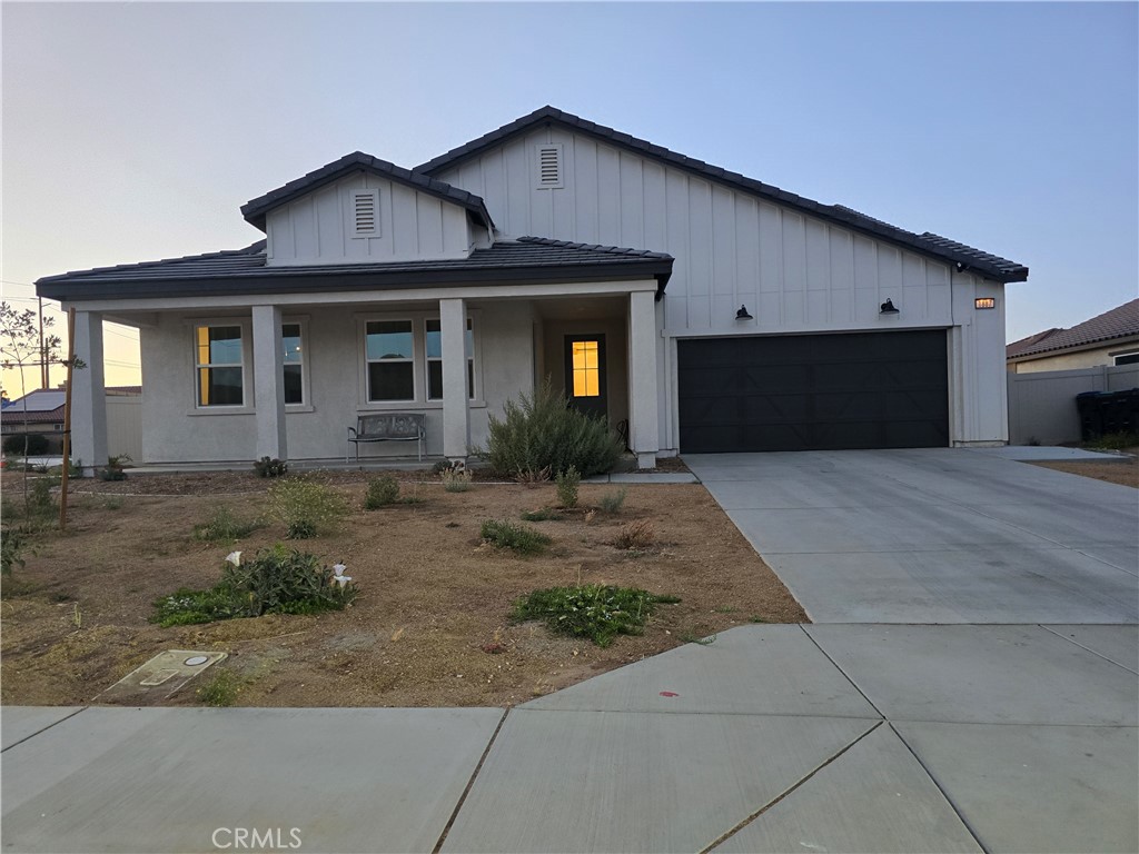 1887 Vincent Dr Property Photo 1
