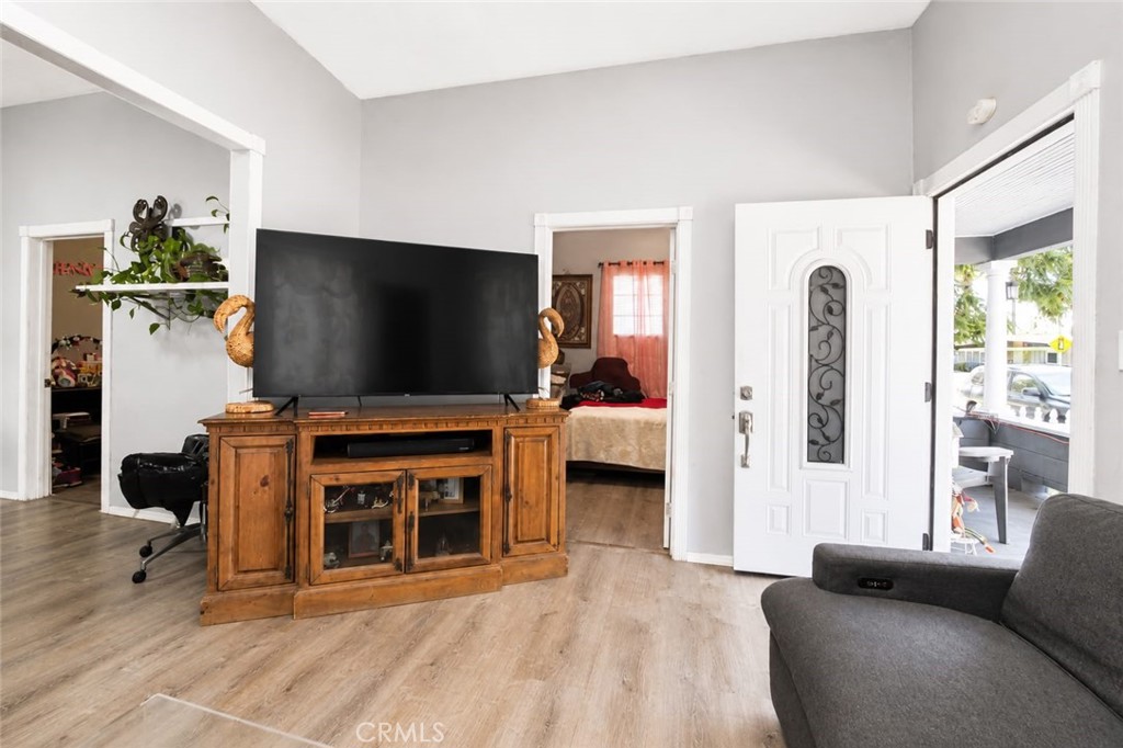 3934 Brockton Property Photo 6