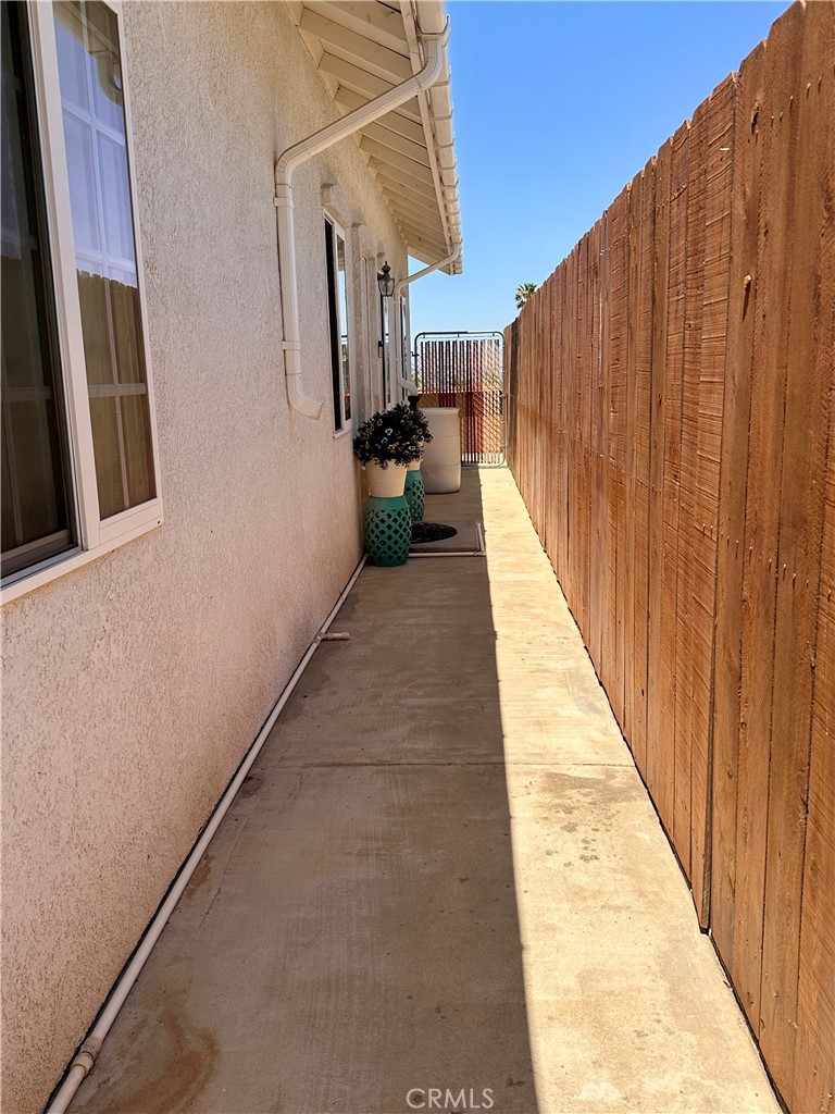 17466 Haynes Property Photo 8