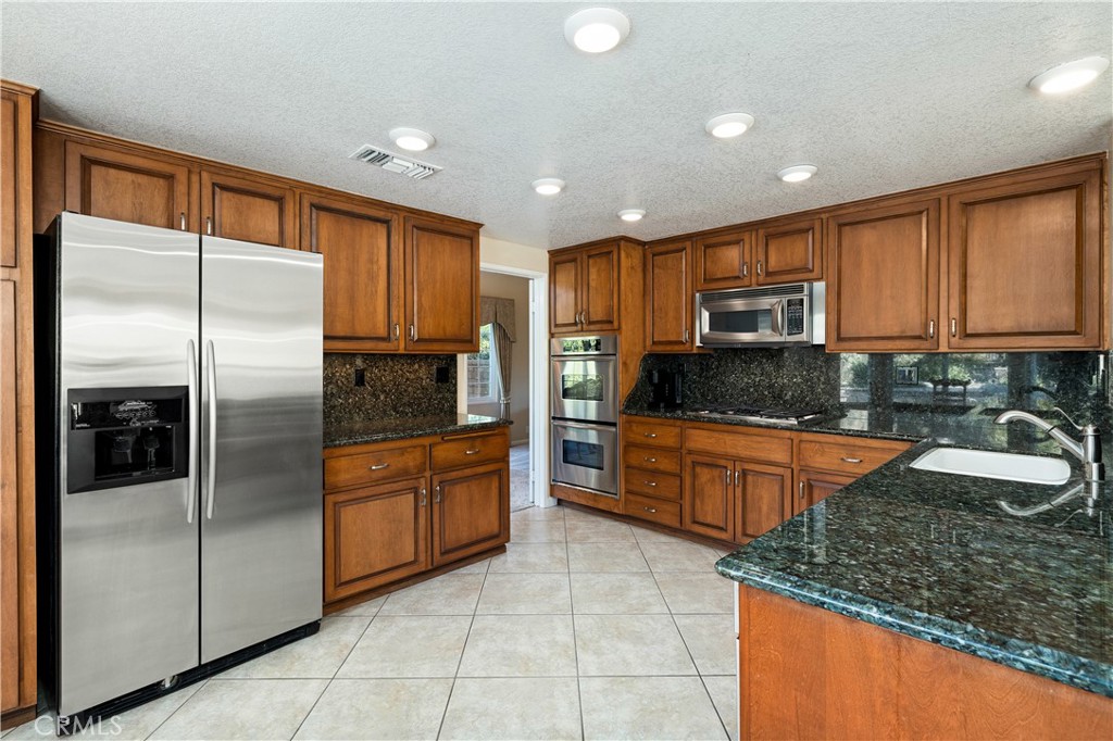 1166 Lassen Court Property Photo 15
