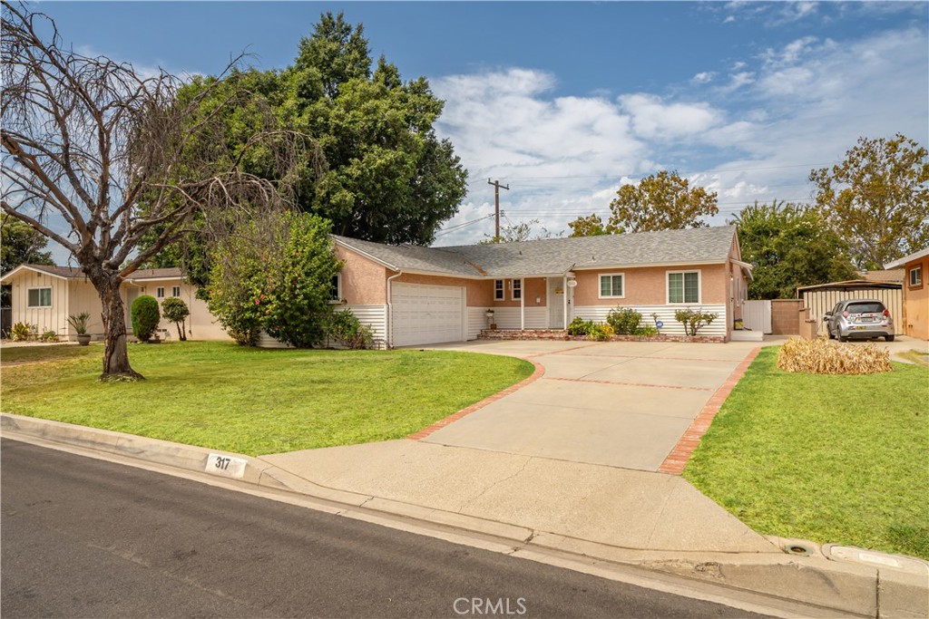 317 S Gardenglen Street Property Photo 2